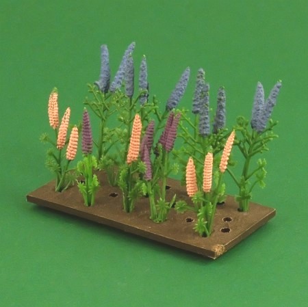 2539 Lupins & Delphiniums