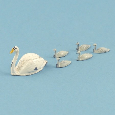 Britains 622 Swan and Cygnets