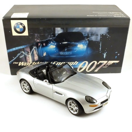 430007667 James Bond BMW Z8
