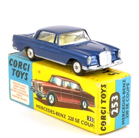 Corgi 253 Mercedes-Benz 220SE Coupe